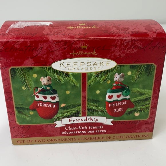 HALLMARK “Close Knit Friends “ 2000 set of 2 ornaments